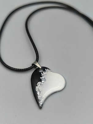 Nemesacél nyakláncok - Fekete fehér