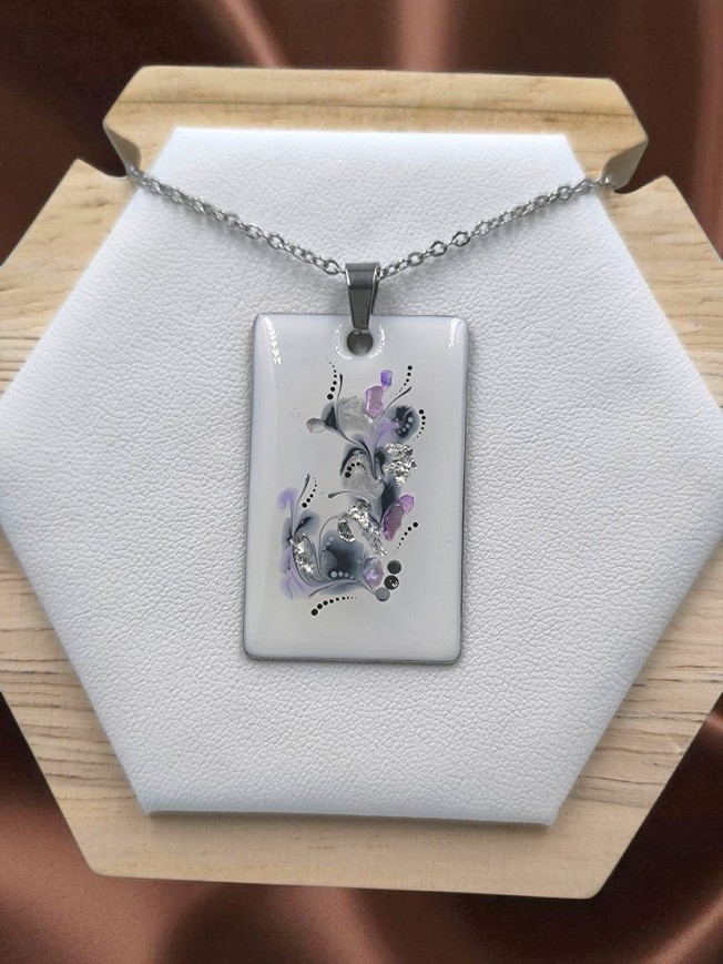 Nemesacél nyakláncok - Lila virág