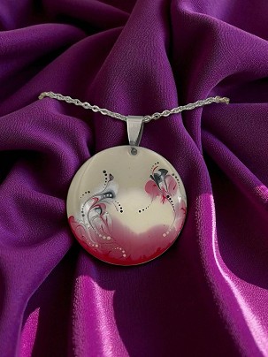 Nemesacél nyakláncok - Bordó rózsa