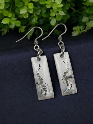 Lógós fülbevalók Arany köves