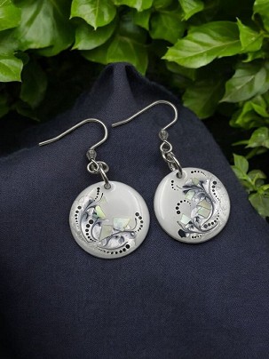 Lógós fülbevalók Zöld kagylós