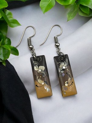 Lógós fülbevalók Barna virágos