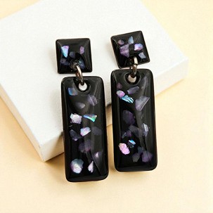 Lógós fülbevalók Fekete kagylós